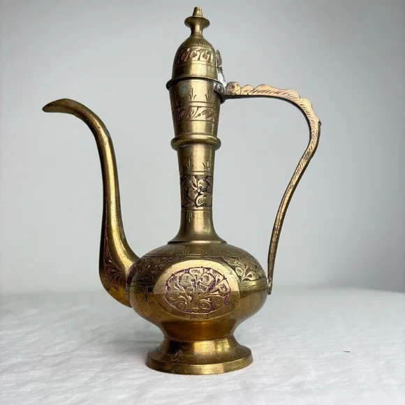Vintage Solid Brass Teapot Genie Lamp Pitcher Made in India Ornate Etched Floral - Picture 2 of 15